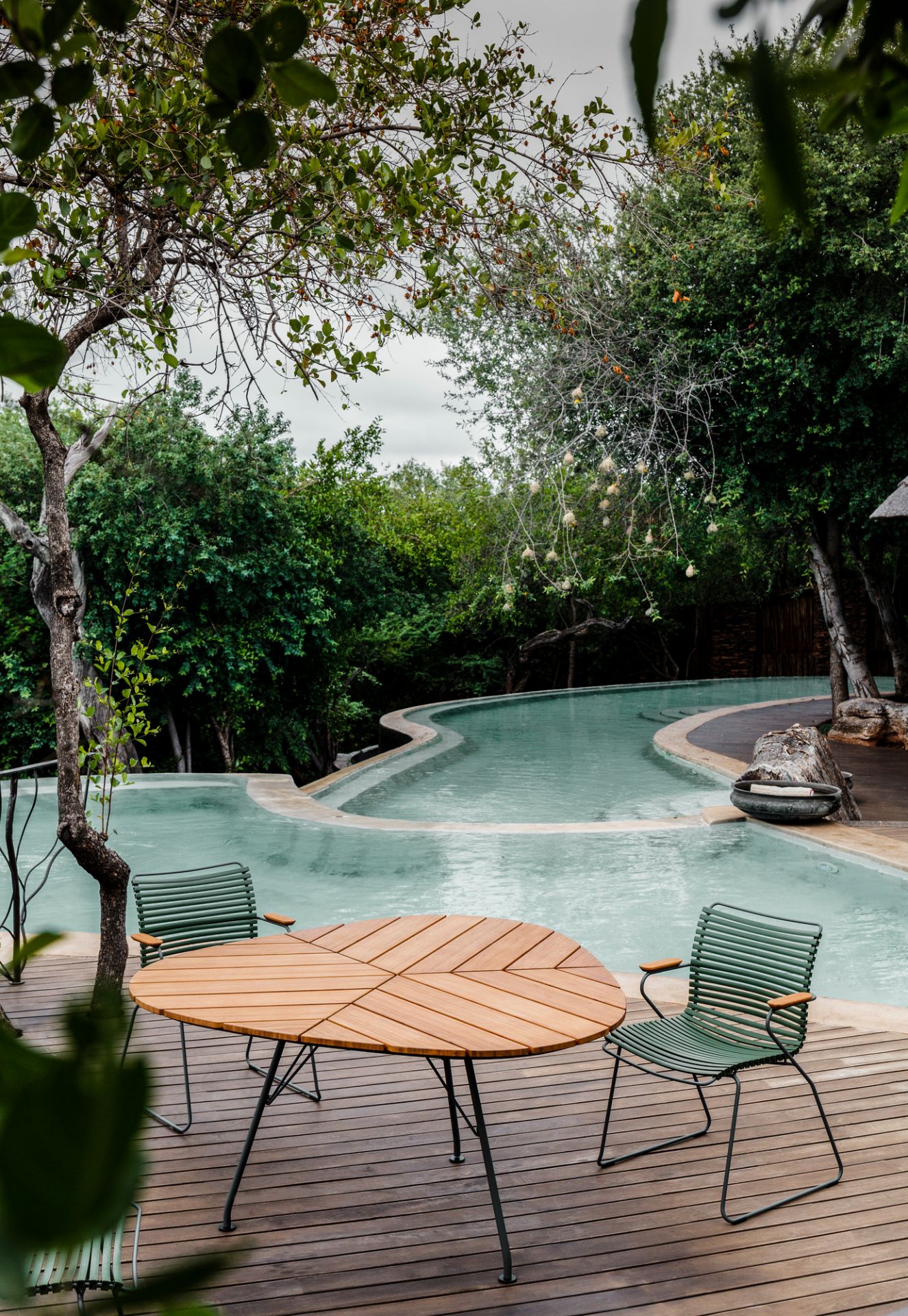 Leaf Outdoor Dining table Table à manger Houe