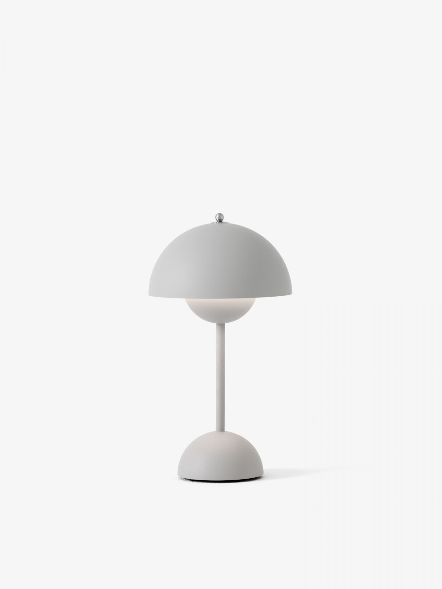 Lampe de table/pot de fleurs portable rechargeable VP9 avec port USB, gris clair mat, style traditionnel OFFRE SPECIALE
