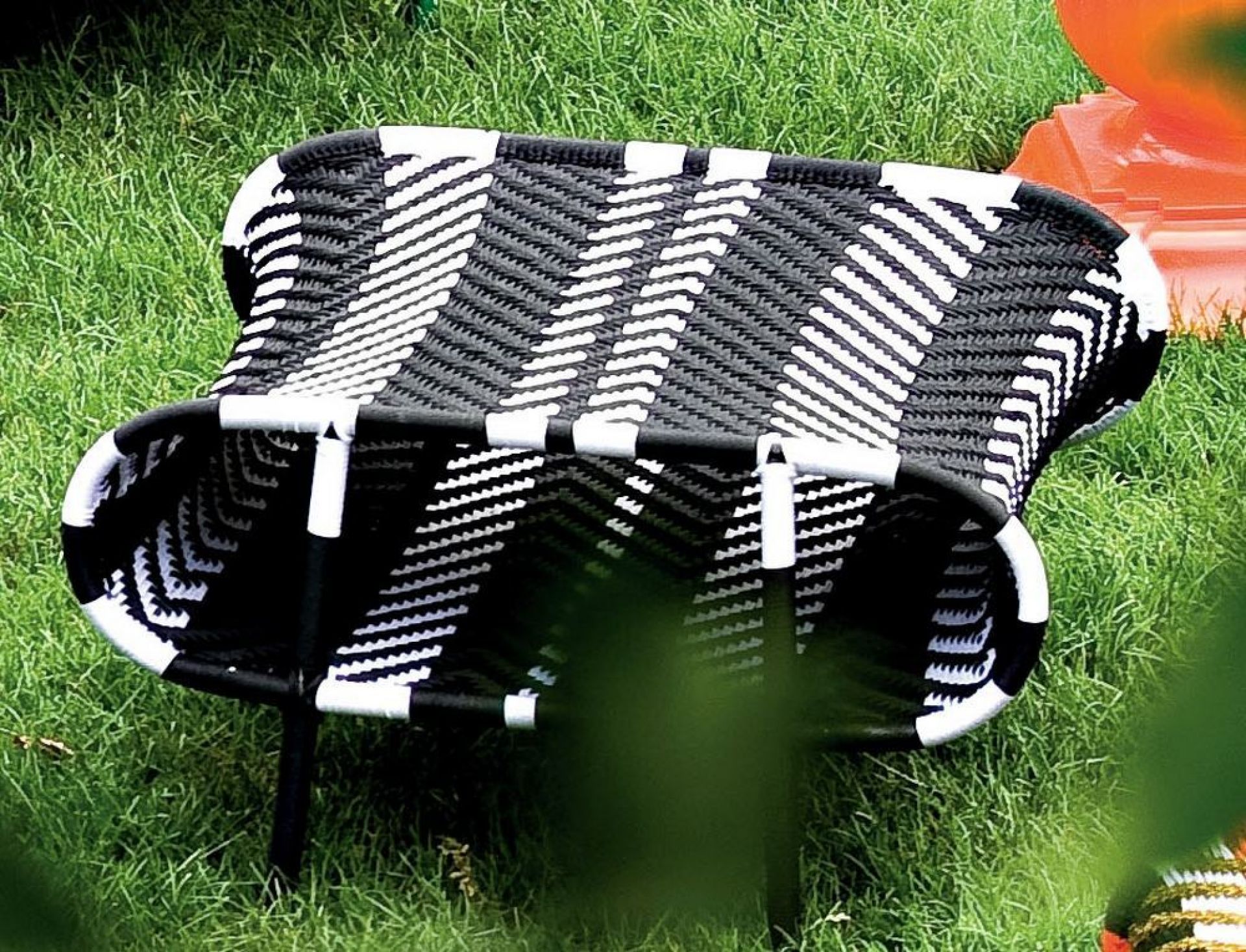 Sunny Hocker M' Afrique Collection Moroso-Schwarz &amp; Weiß