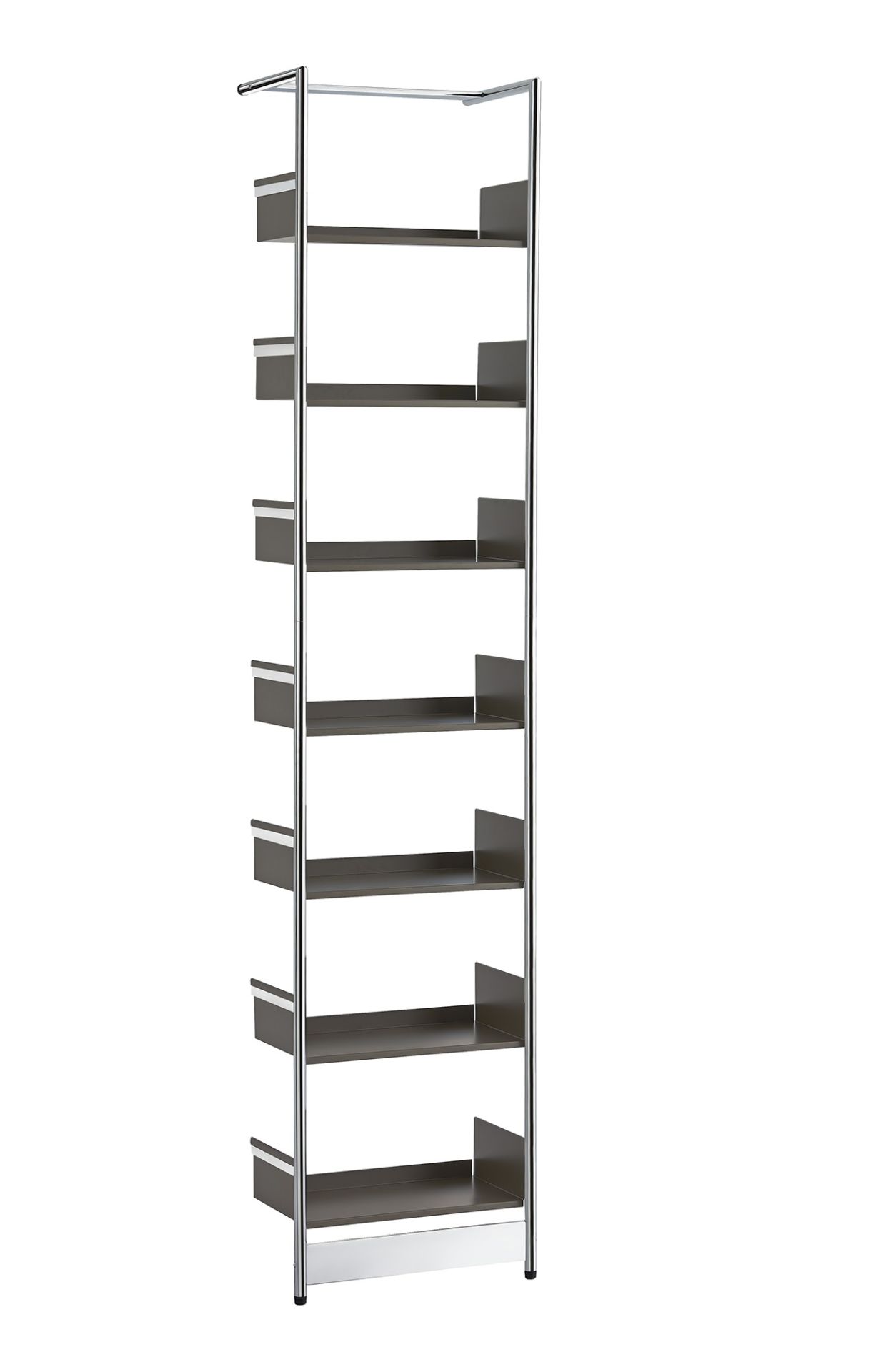 Pool 196 Medium Anlehnregal von Mox, modernes Regal mit sieben braunen Ablageflächen und silbernem Rahmen.