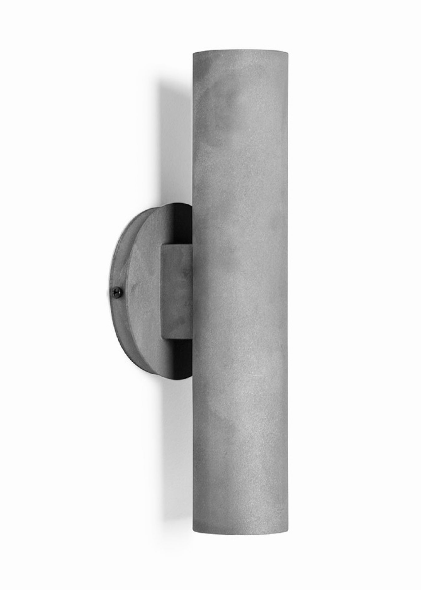 Sconce30 roest Zingué Graypants  Graue Sconce Wandleuchte von Graypants aus Zink, modernes Design für Innenräume.