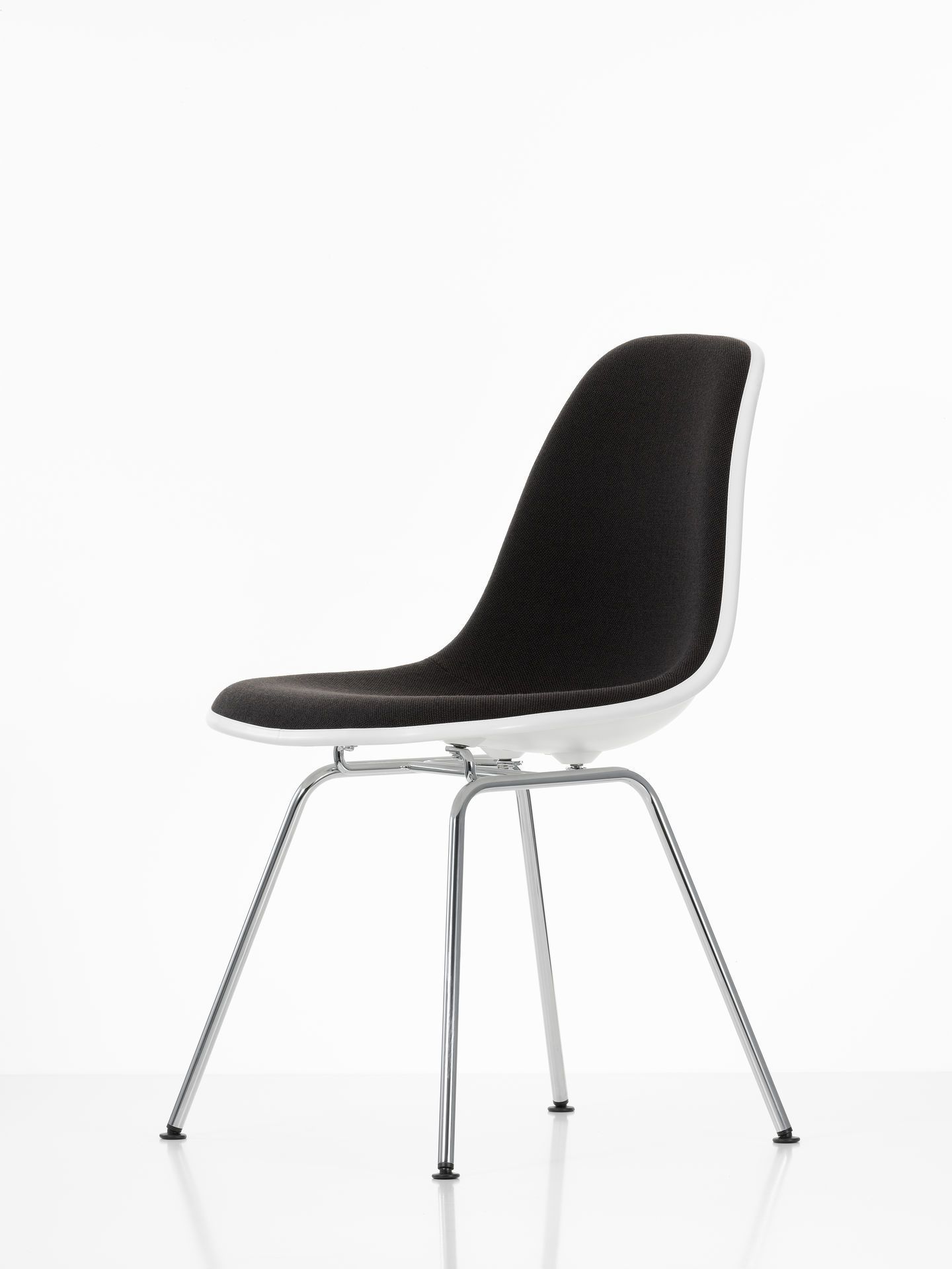 Eames Plastic Side Chair DSX Chaise entièrement rembourrée Vitra