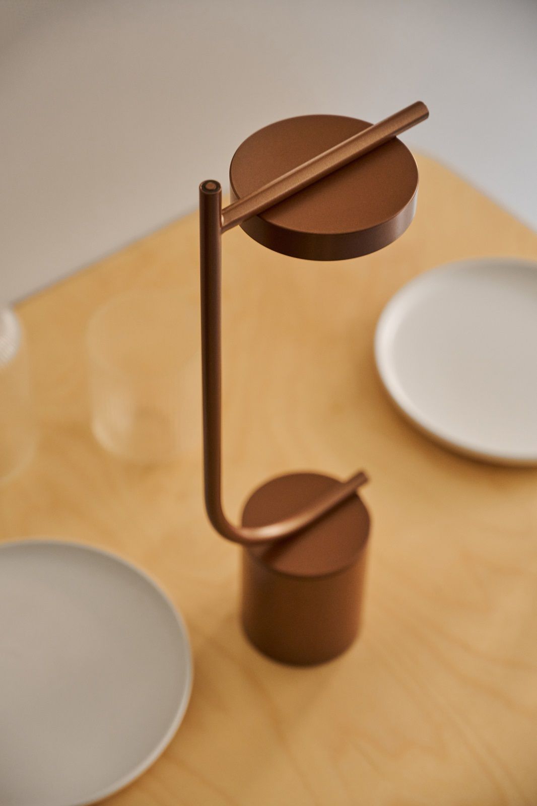 Igram Portable Table Lamp Shape J Lampe à batterie / lampe de table Grupa 