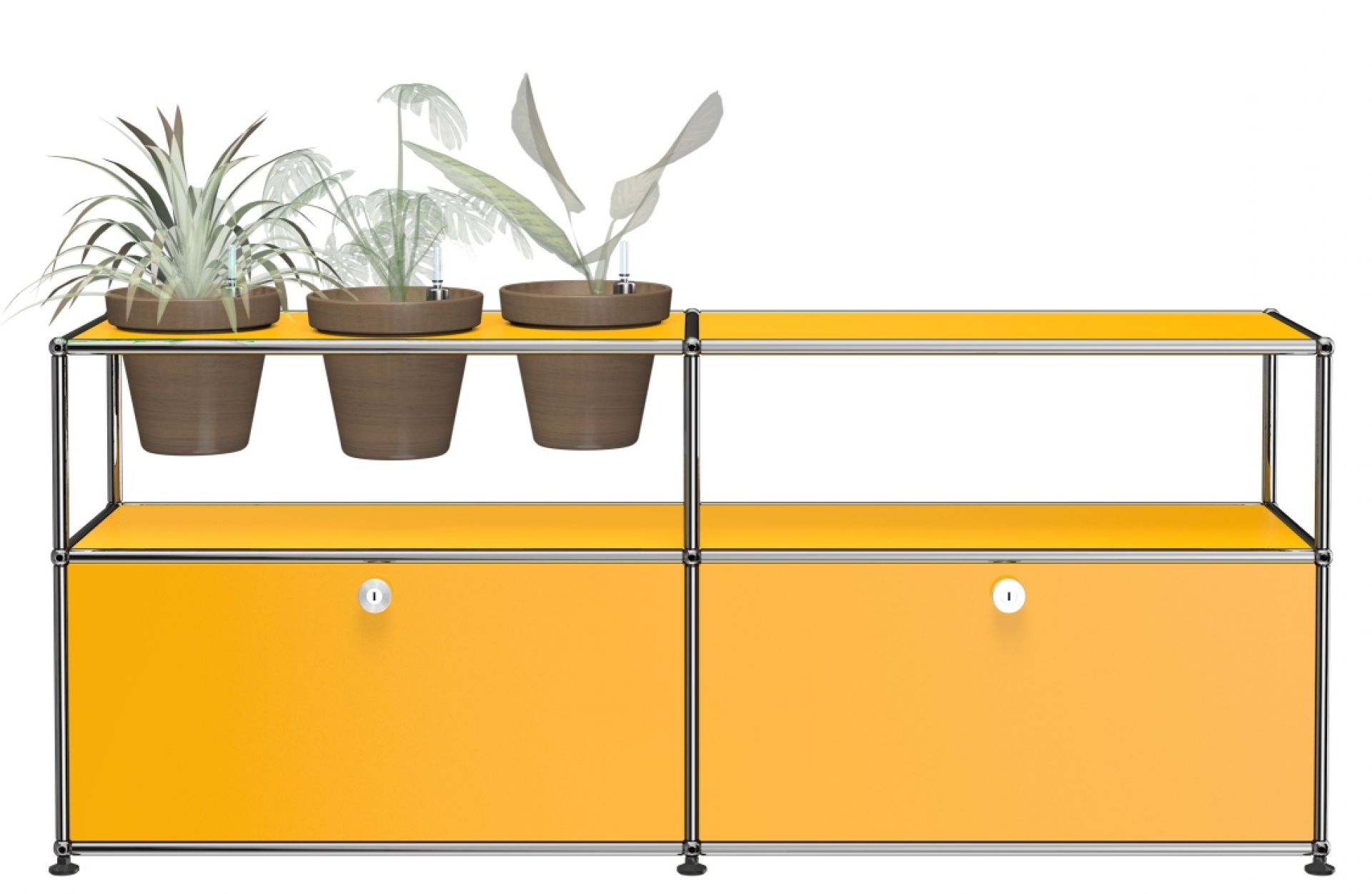 Goldgelbes USM Haller Sideboard mit Pflanzen, modernes Designmöbel für Wohnzimmer und Büro.