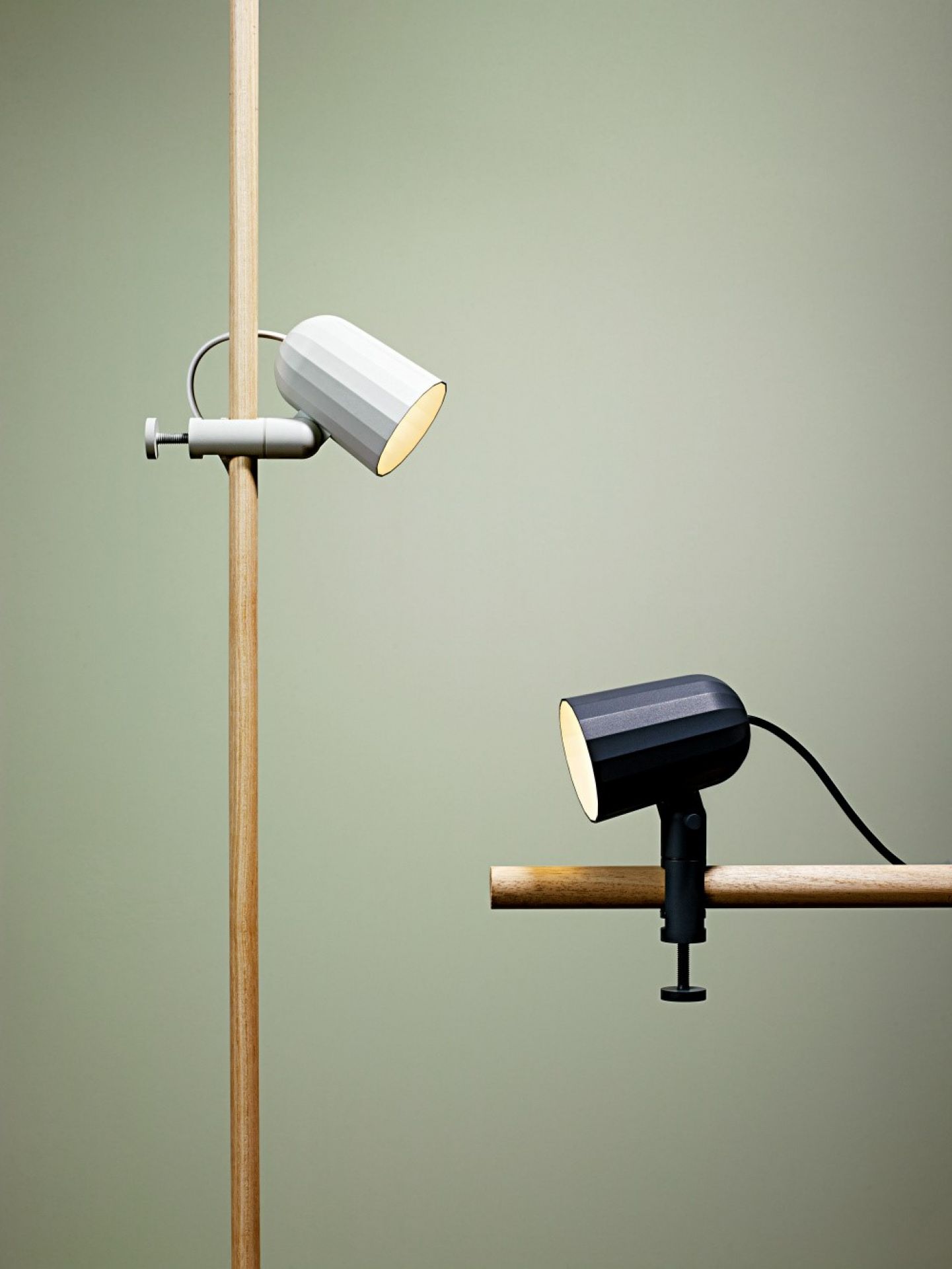 Noc Light lampe à pied de serrage Hay