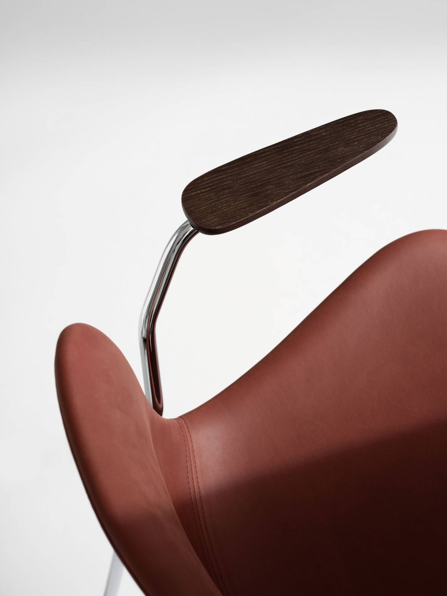 Langue Stack Armchair Chaise à accoudoirs Entièrement rembourrée NORR11