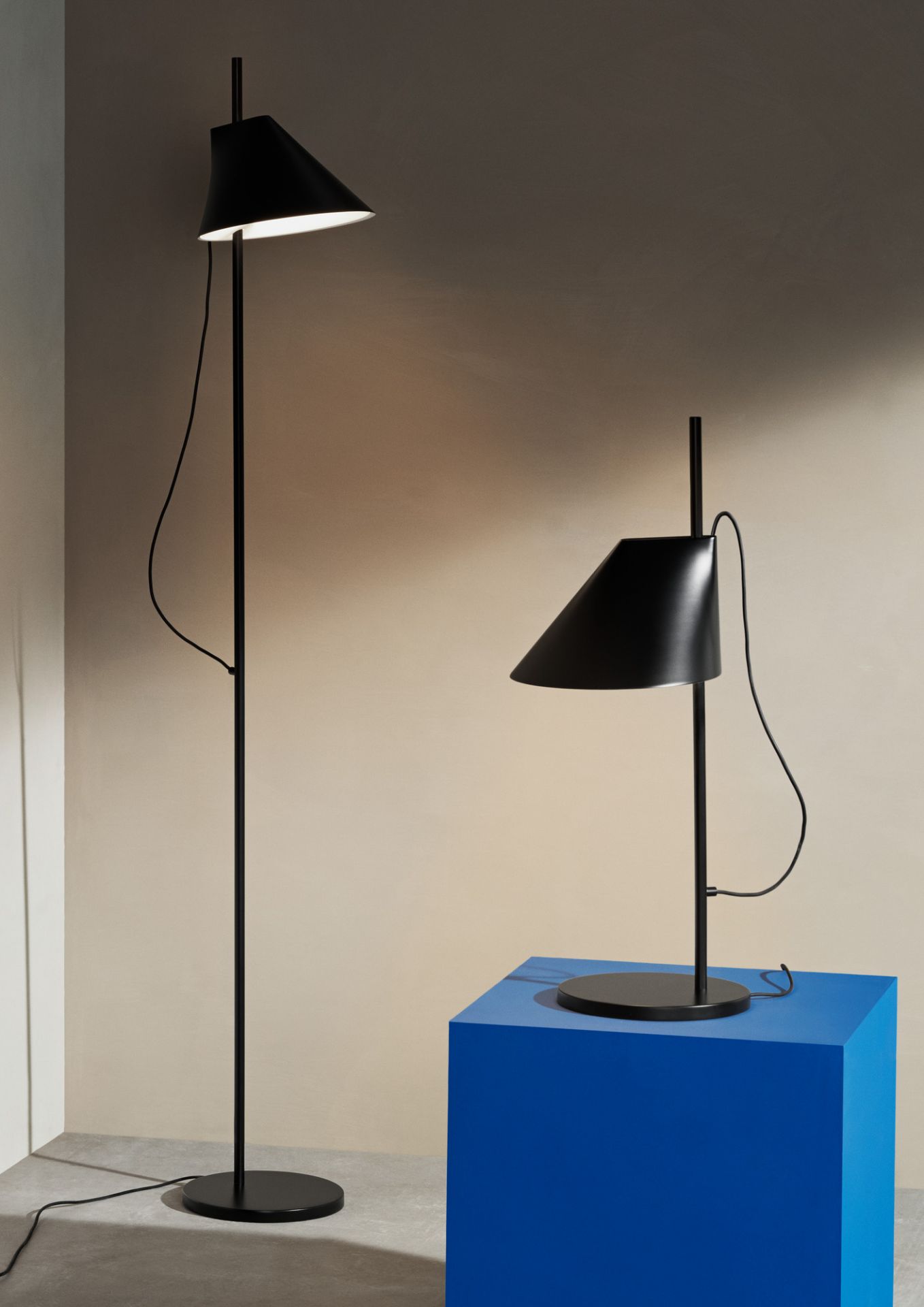 Yuh LED Lampadaire Louis Poulsen Noir