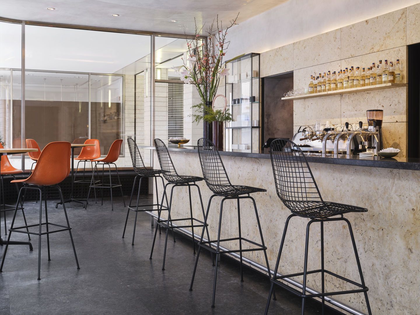Eames Fiberglass Bar Stool High Tabouret de bar Vitra  