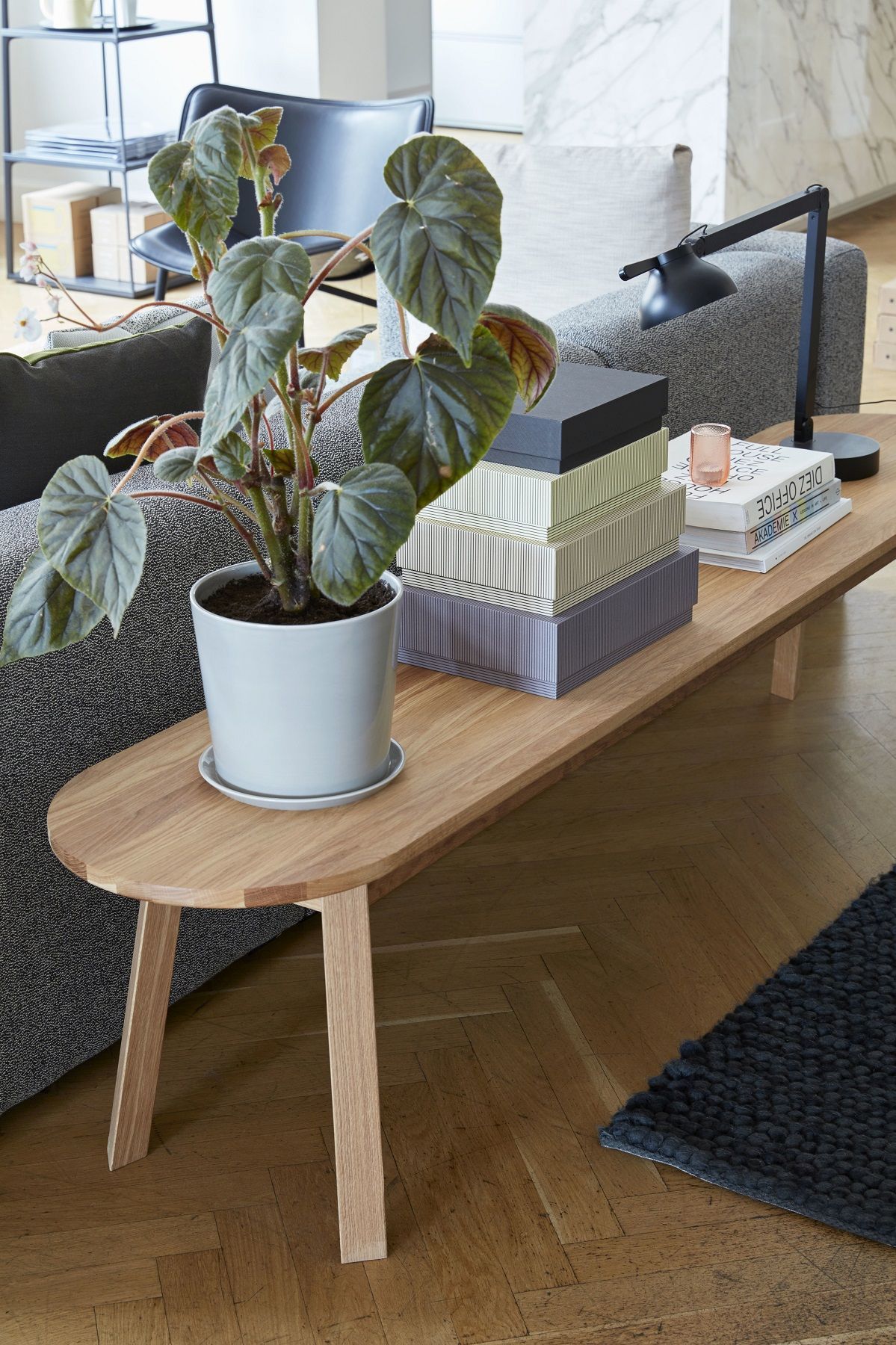 Triangle Leg Bench Banc Hay
