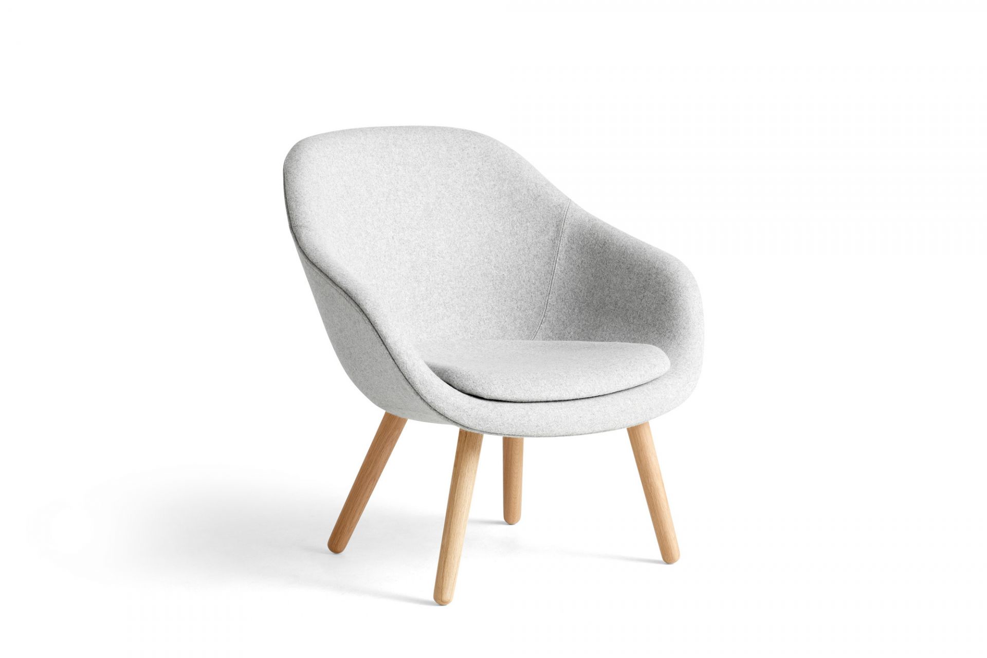 About a Lounge AAL 82 / AAL82 Fauteuil Hay