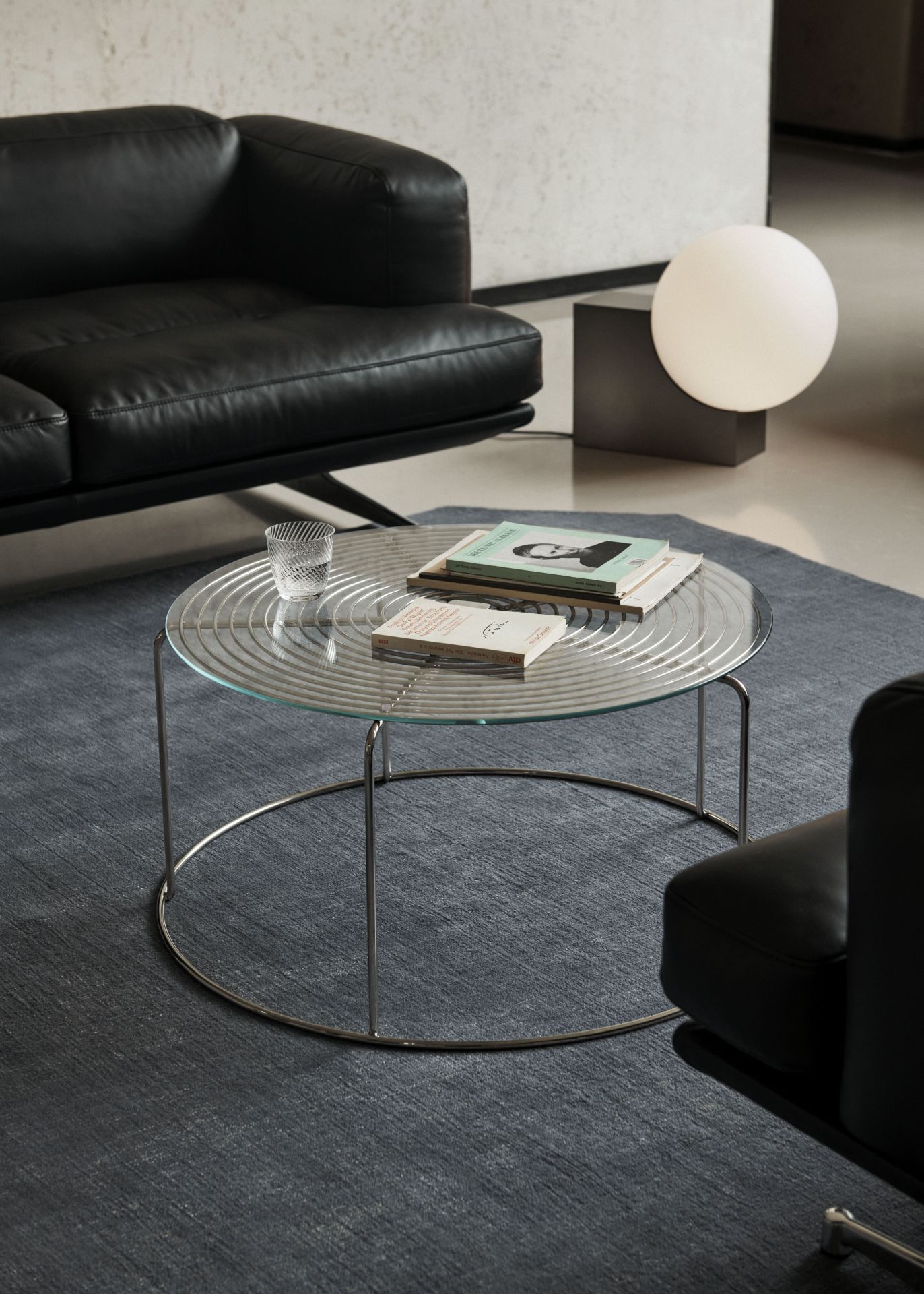 Table basse Wire avec plateau en verre AndTradition