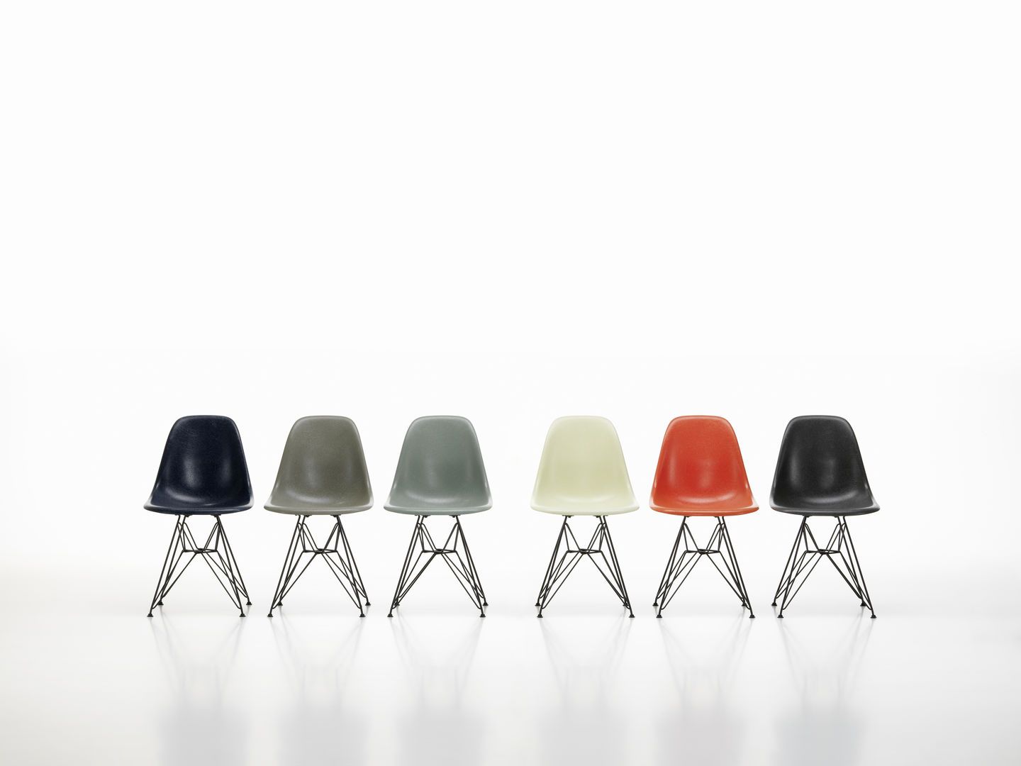 Eames Fiberglass Chair DSR chaise Vitra