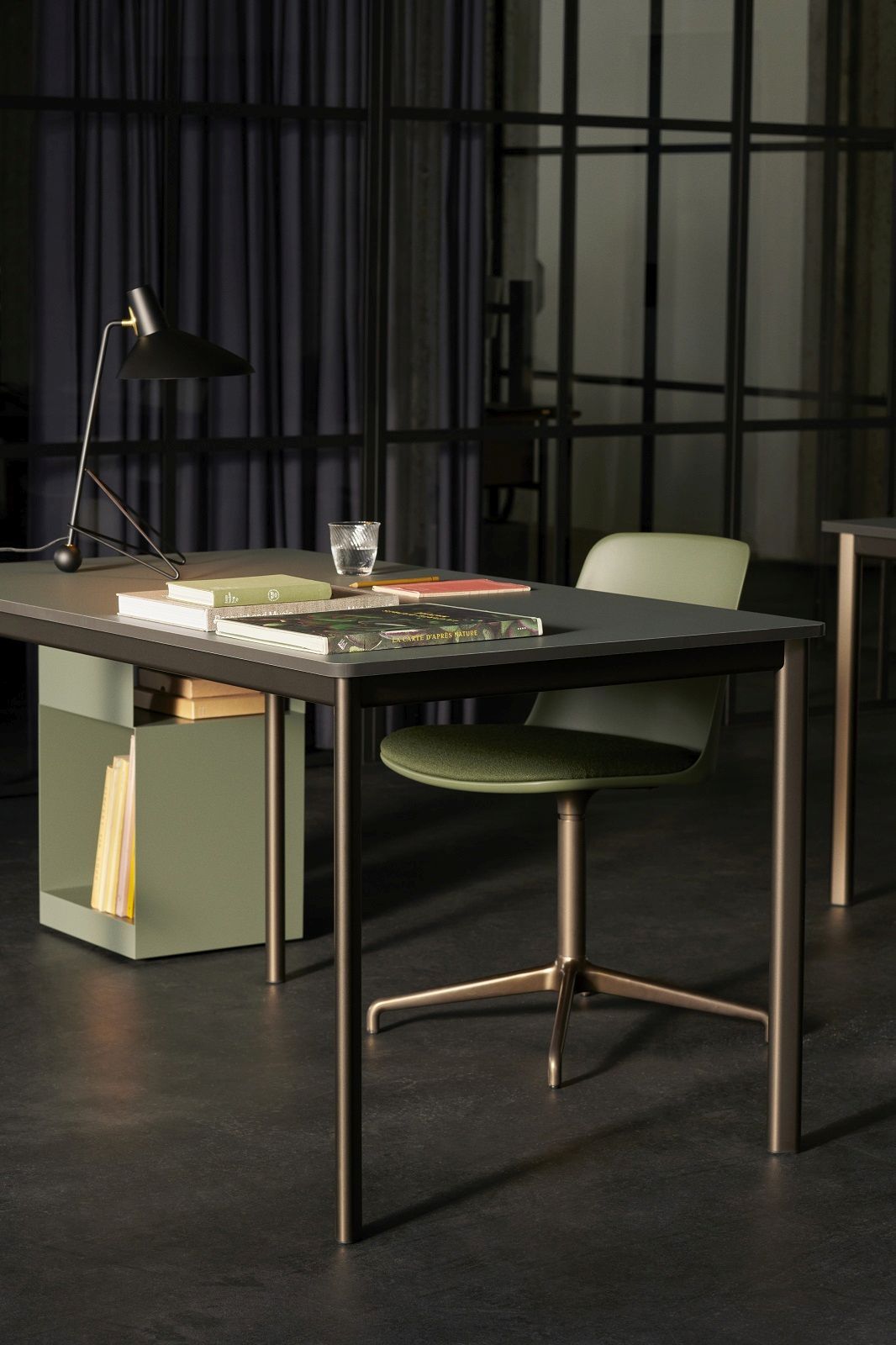 Tripod HM9 Table lamp Lampe de table AndTradition