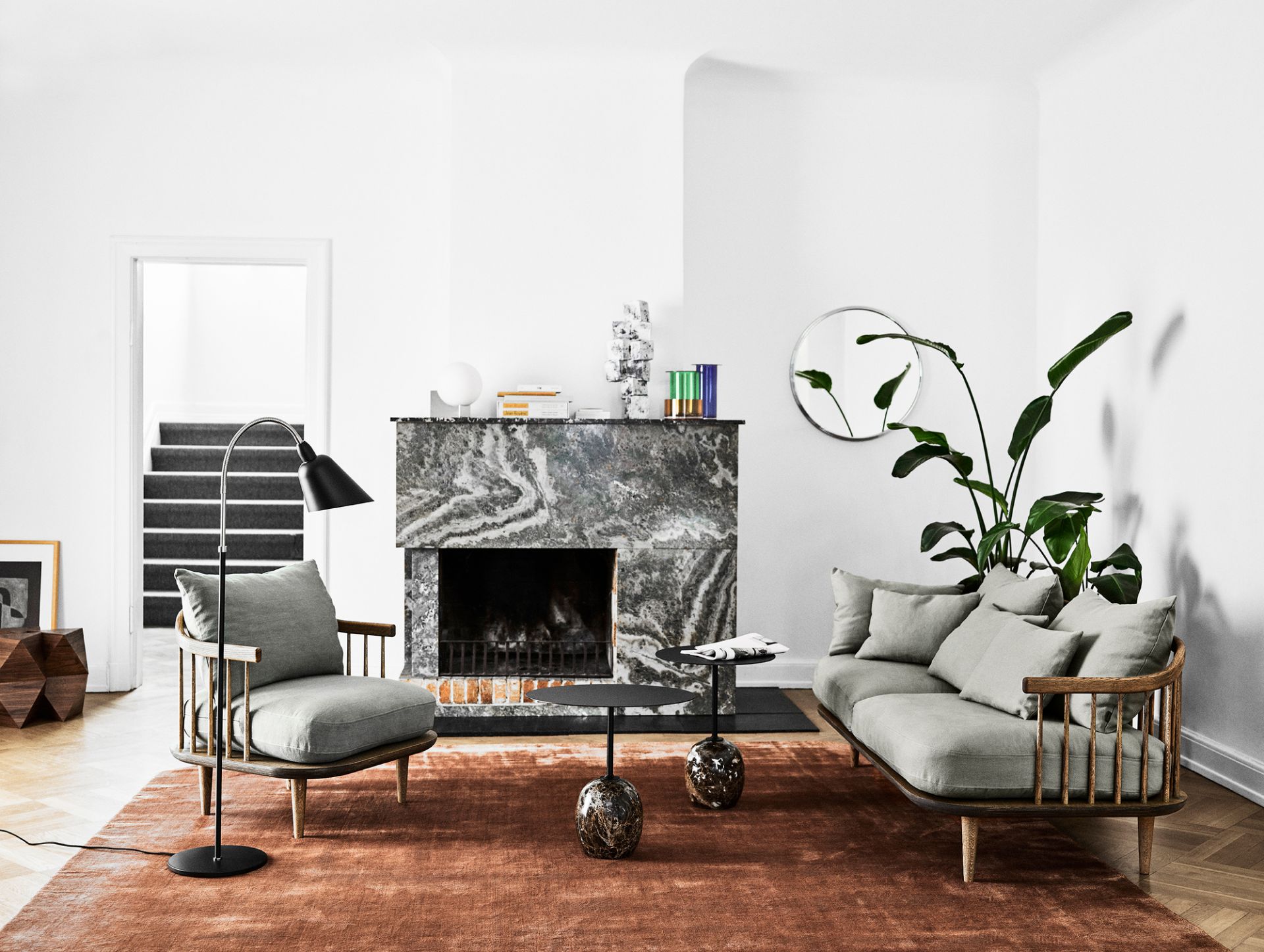 Bellevue AJ7 Stehleuchte Lampadaire Noir AndTradition