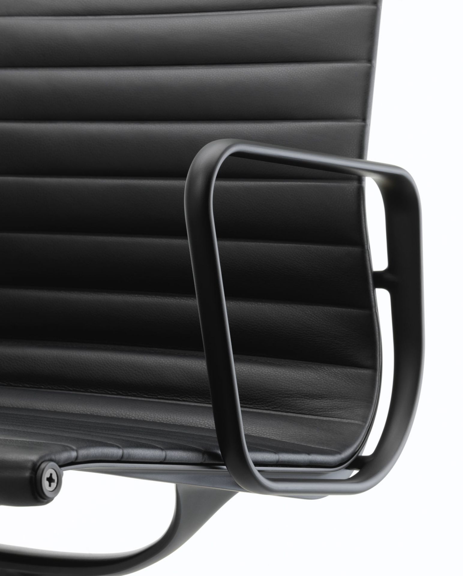 Aluminium Chair EA 108 / EA 108 Chaise Vitra