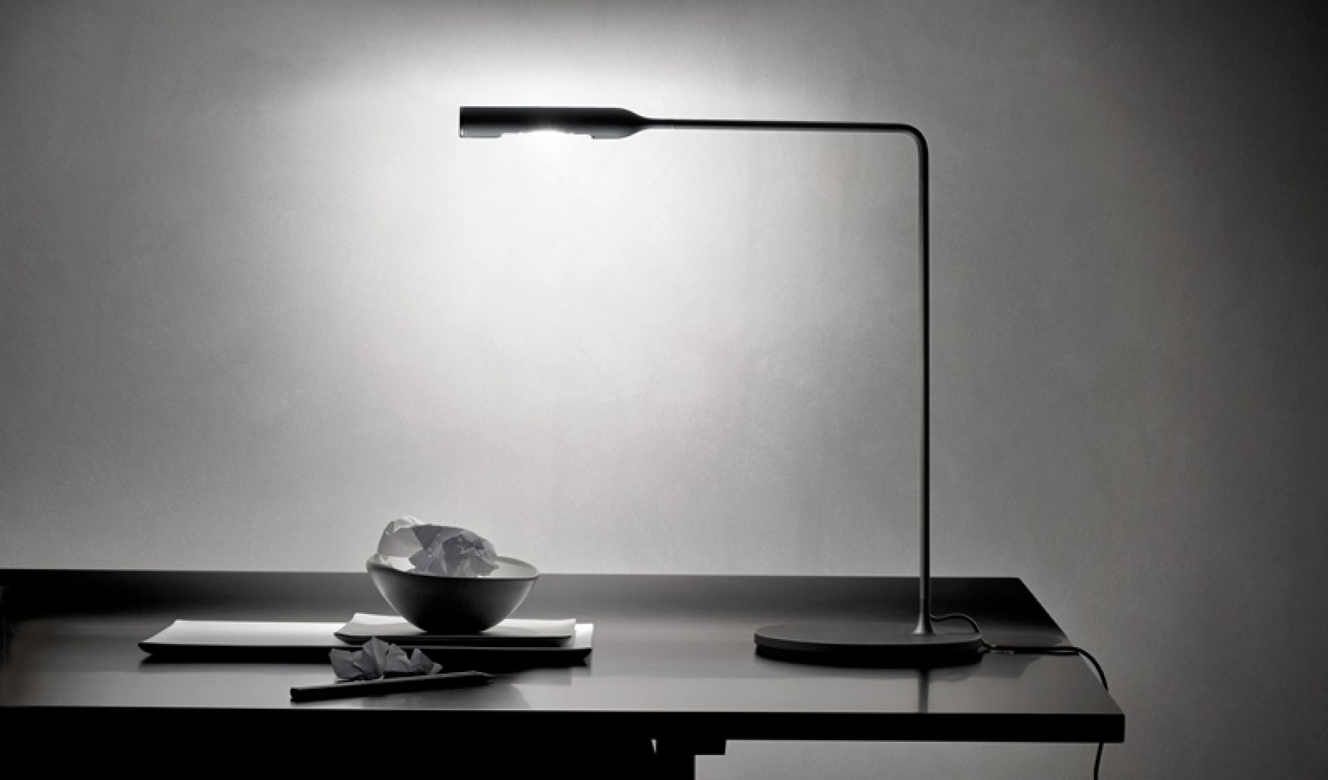 Flo Desk lampe de table Lumina