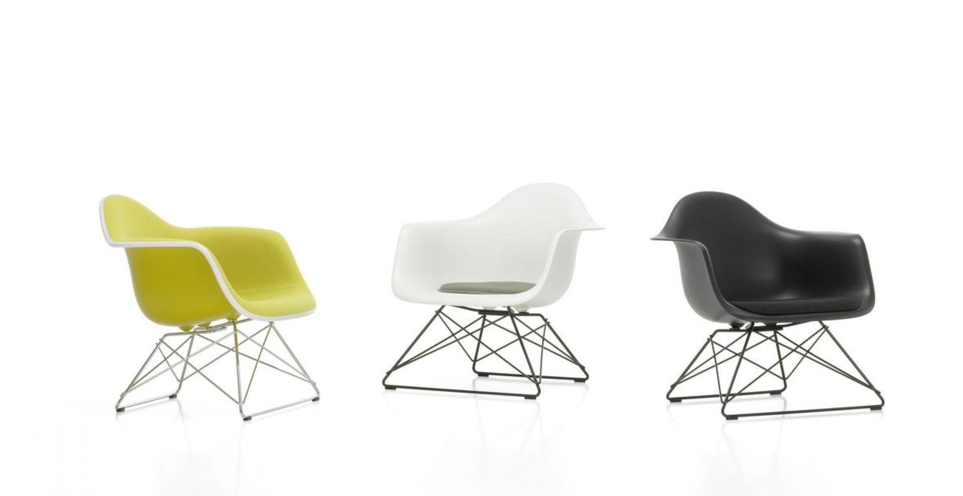 Eames Plastic Arm Chair LAR chaise avec coussin d'assise Vitra