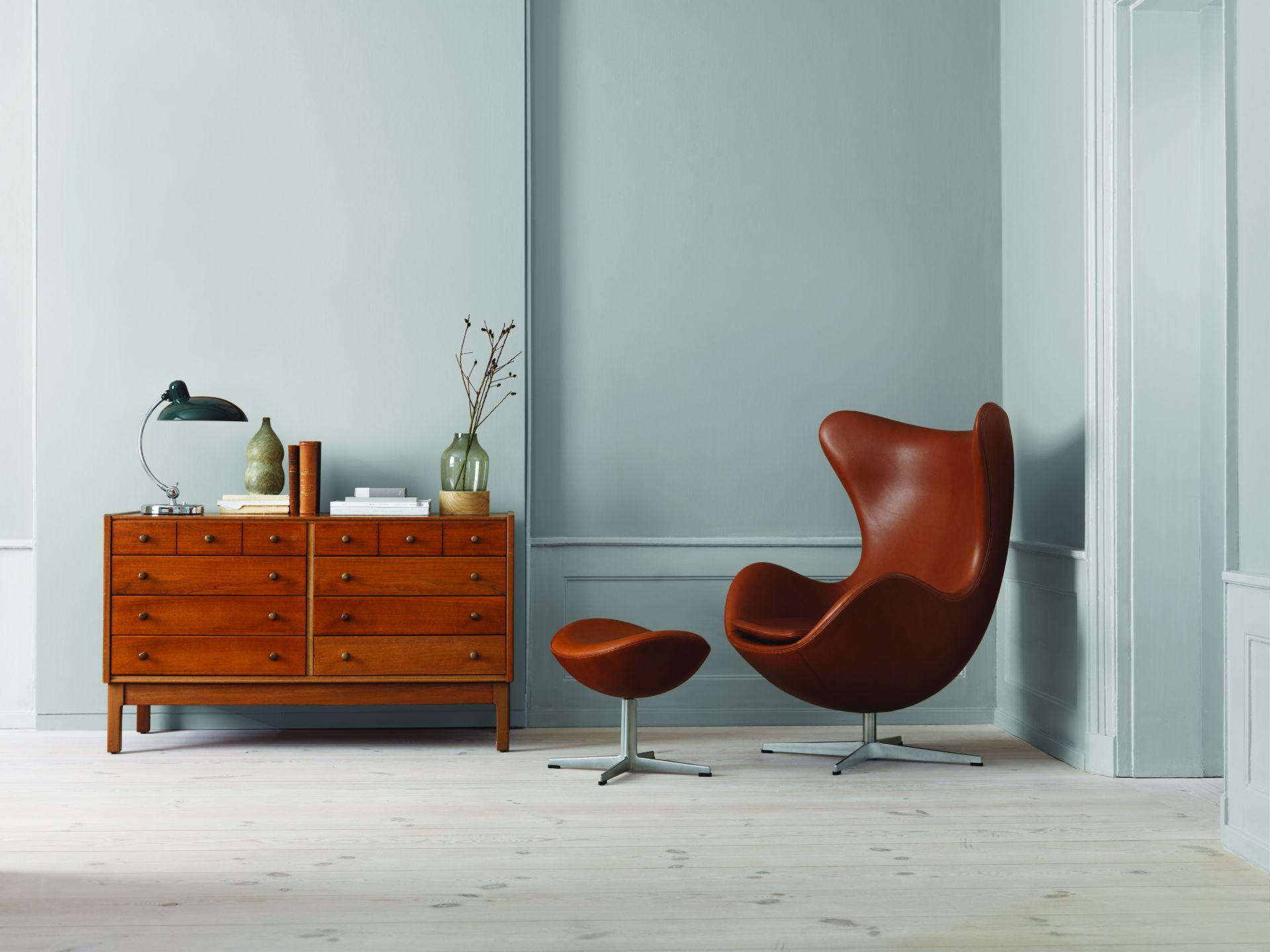 Egg Chair / " L'Oeuf"  Tabouret Fritz Hansen 