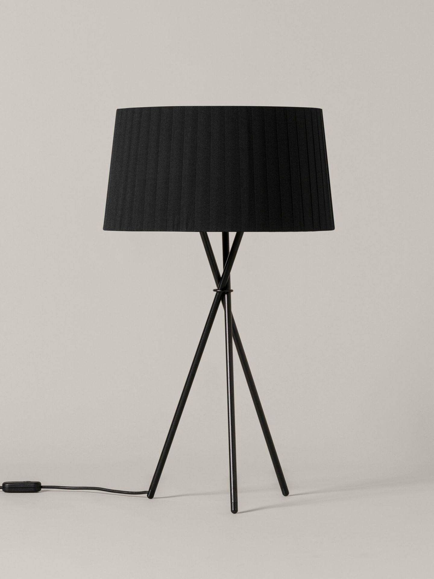 Tripode G6 lampe de table noir Santa & Cole Tripode G6 lampe de table noir Santa & Cole