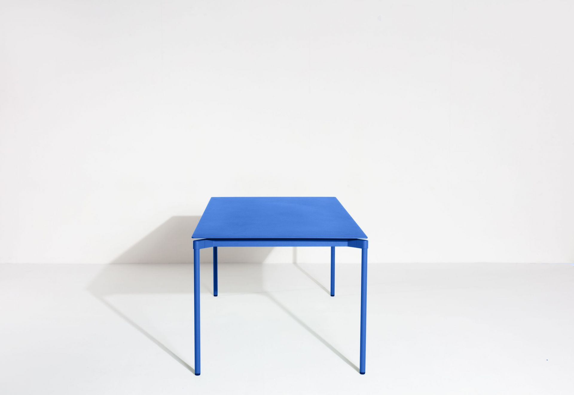 Fromme Dining Table Rectangulaire Table de salle à manger rectangulaire Petite Friture Bleu