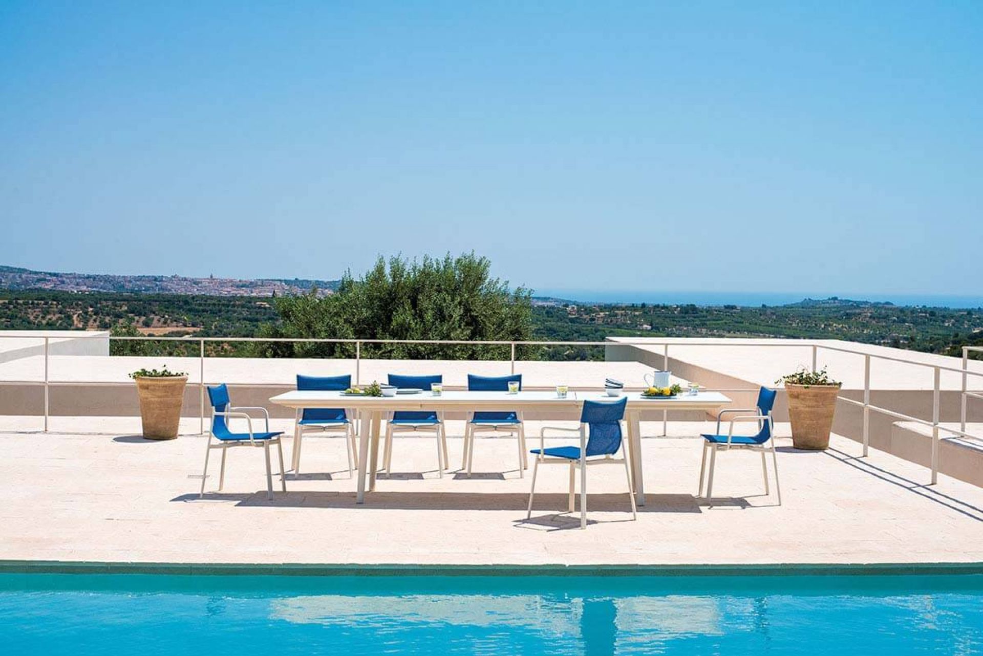 Plus4 Outdoor Table extensible Emu