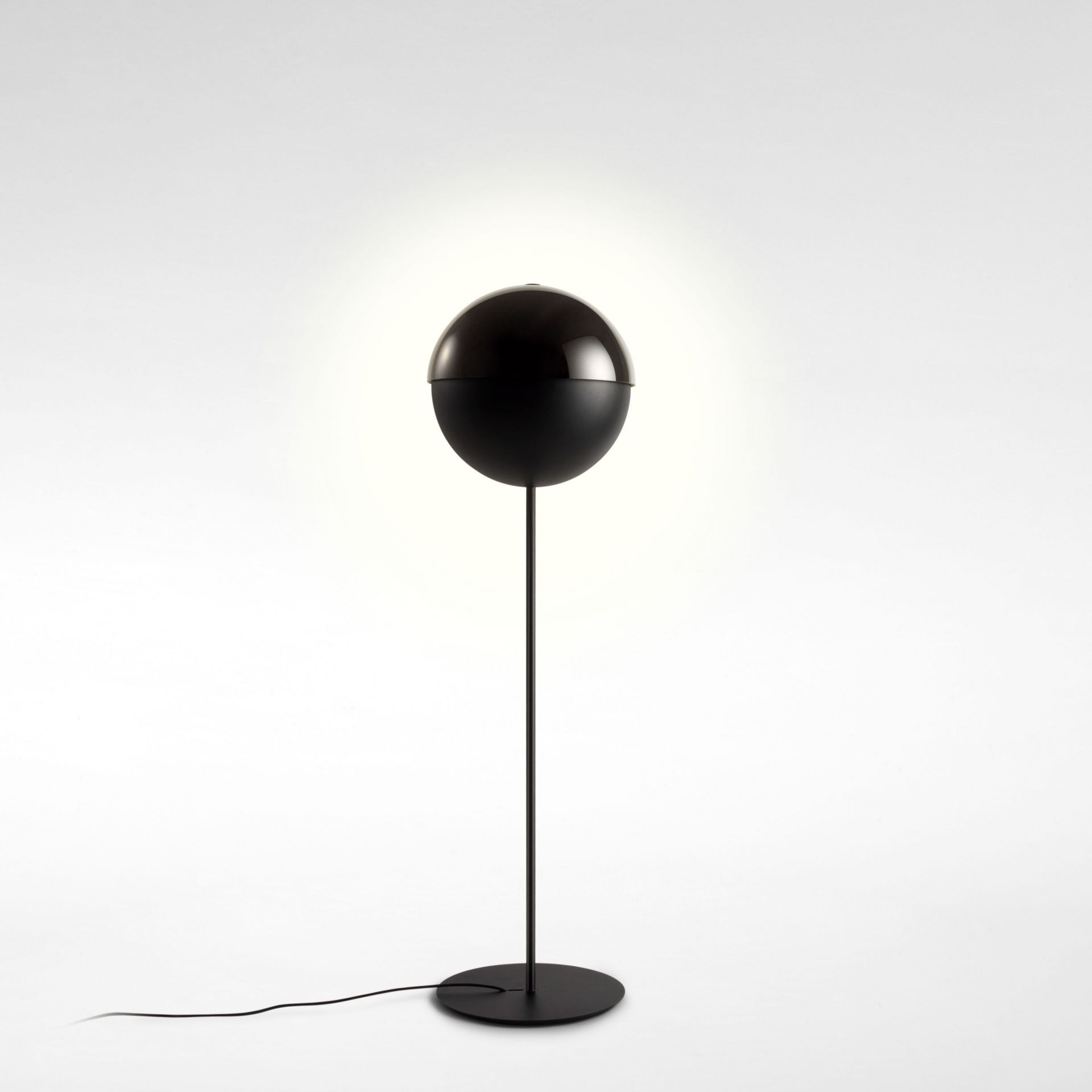 Theia P Lampadaire noir Marset