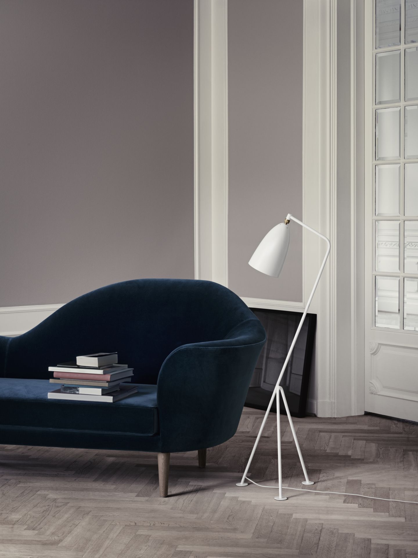 Gräshoppa / Grashoppa lampadaire Dusty blue Gubi