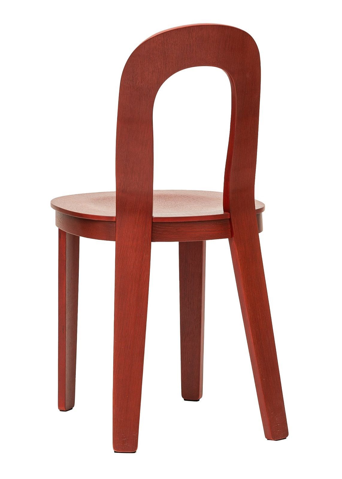 Olivia Chair Chaise en bois Design House Stockholm Chêne rouge Olivia Chair: Roter Holzstuhl von Design House Stockholm, gefertigt aus Eiche.