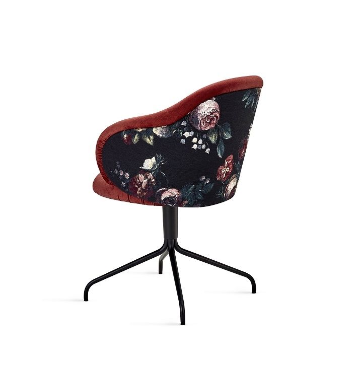 Ona 2020 Curved Armchair Chaise Freifrau Manufaktur