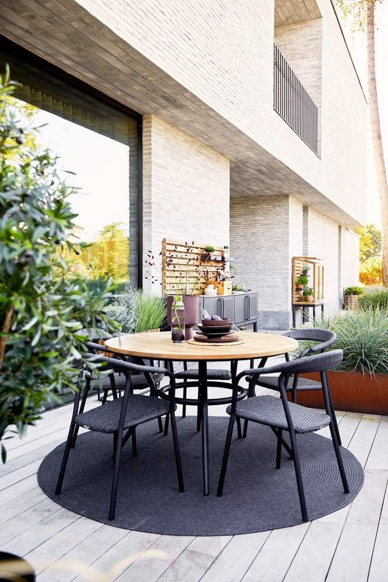 Joy Outdoor Table à manger ronde Teck Cane-Line