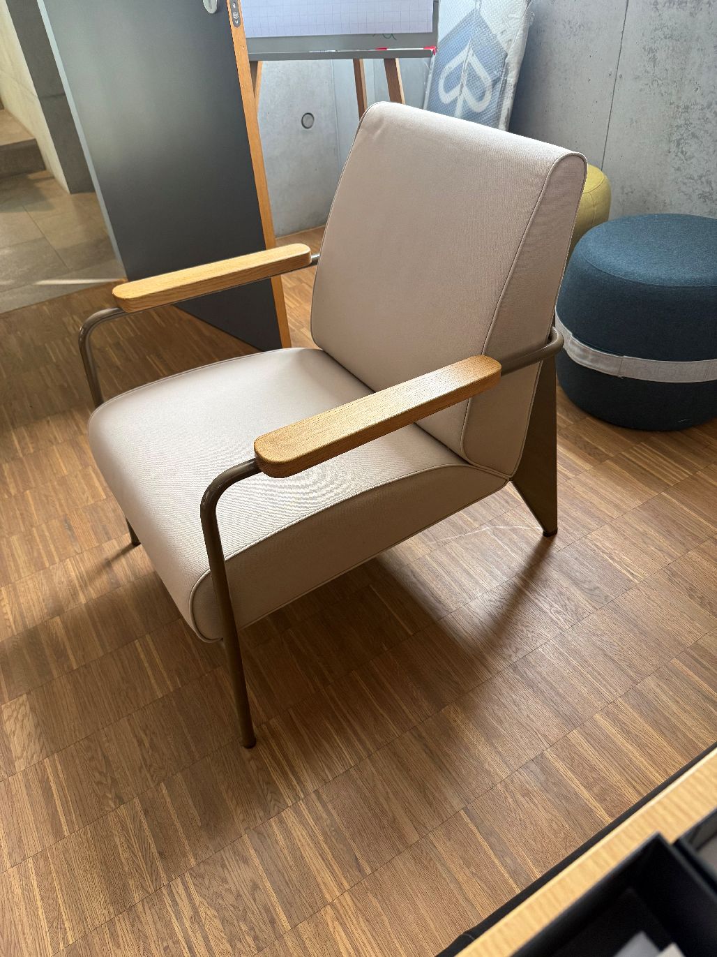 Fauteuil de salon Vitra, modèle d'exposition / mobilier d'occasion