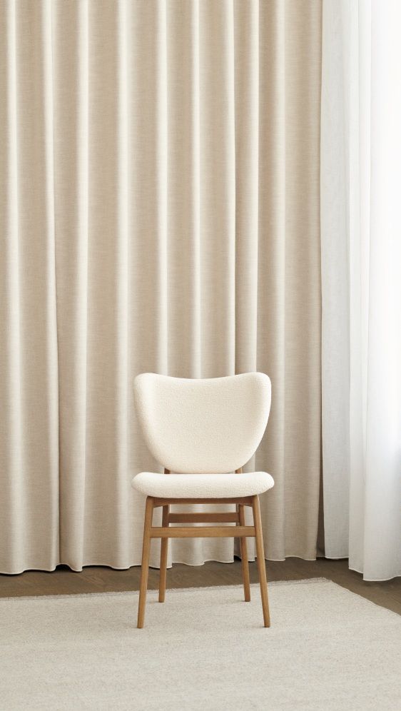 Elephant Dining Chair Chaise rembourrée à l'avant Norr11 Elephant Dining Chair Chaise rembourrée à l'avant Norr11