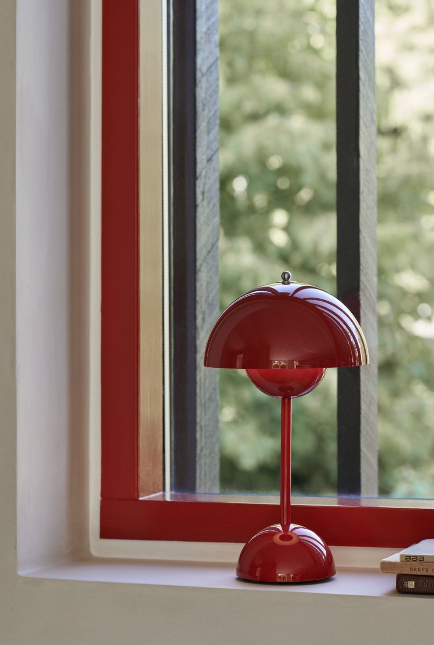 Flowerpot VP9 Portable Lampe à batterie / Lampe de table avec USB Vermilion red AndTradition OFFRE SPECIALE