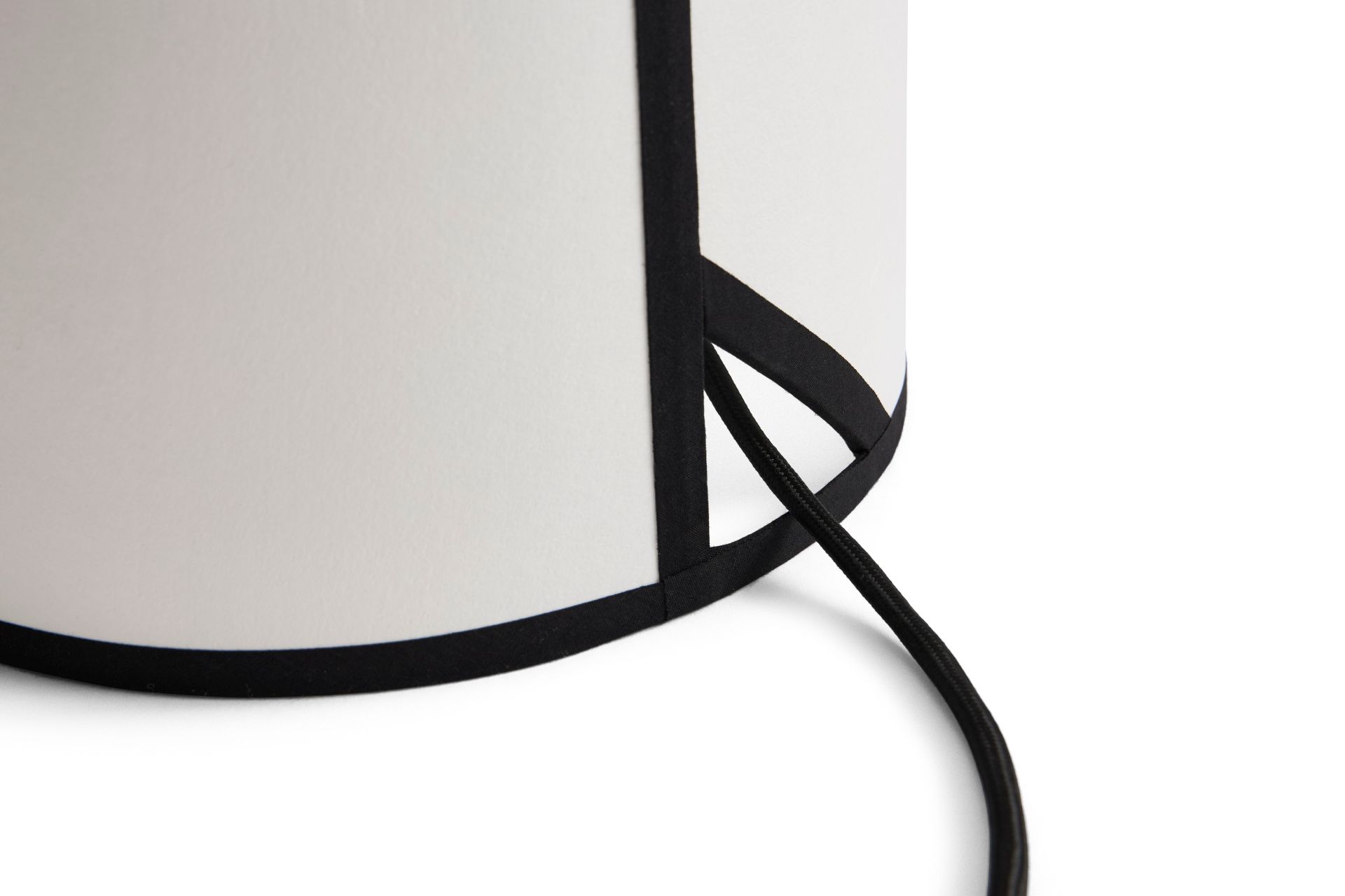 Ava Pyramid Table Lamp Lampe de table Hay