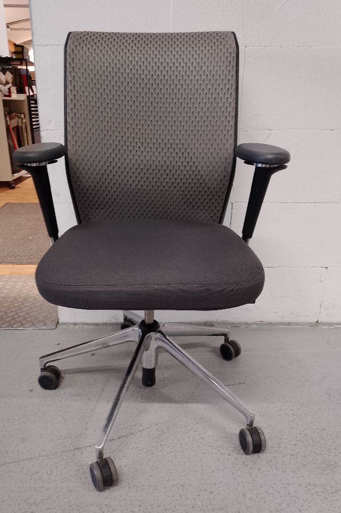 ID Chair - ID Mesh Chaise de bureau Vitra EXPOSITION / MOBILIER D'OCCASION