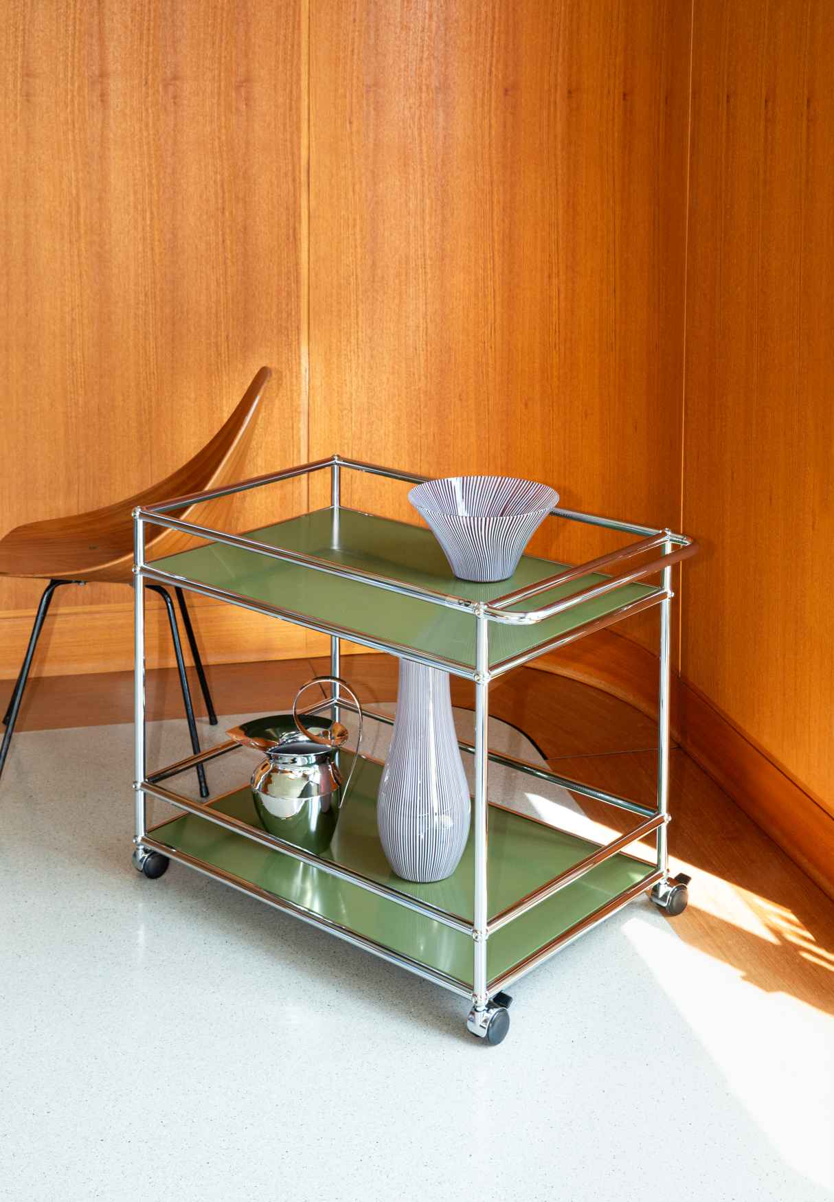 USM Haller Chariot de service Vert olive NOUVEAU COULEUR STANDARD