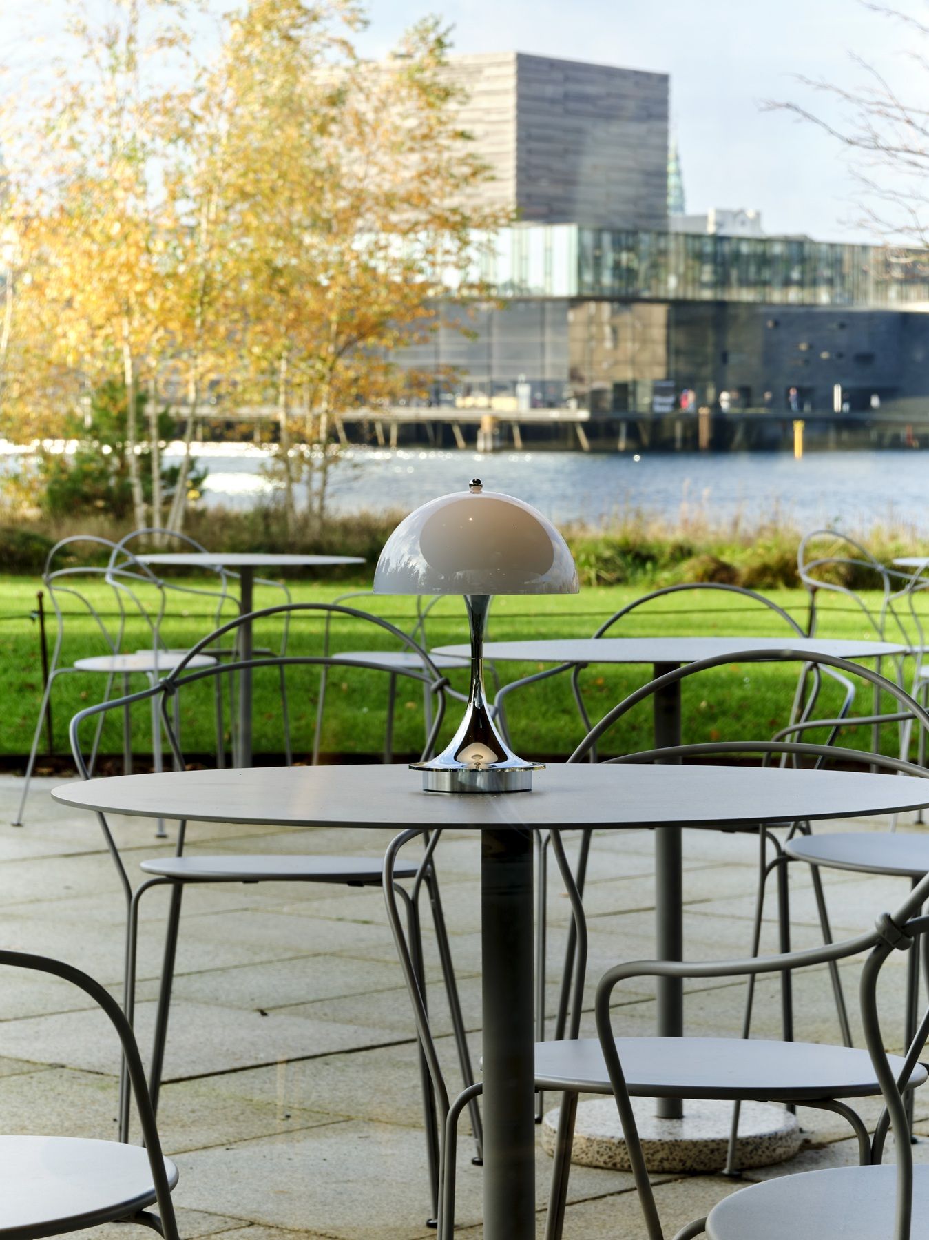 Panthella 160 Portable Lamp Chrome Lampe de table / Lampe à batterie Louis Poulsen