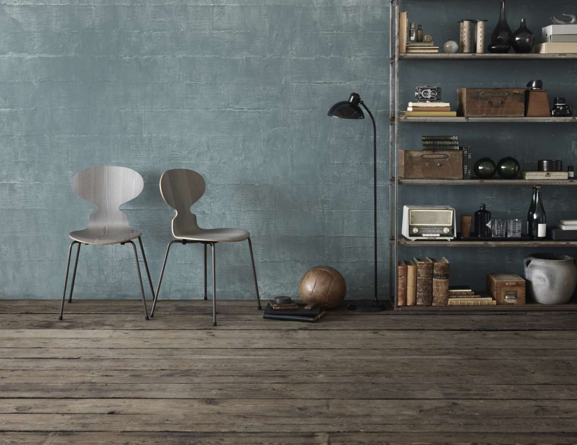 La chaise La Fourmi  3101 Cadre à 4 pieds Fritz Hansen 