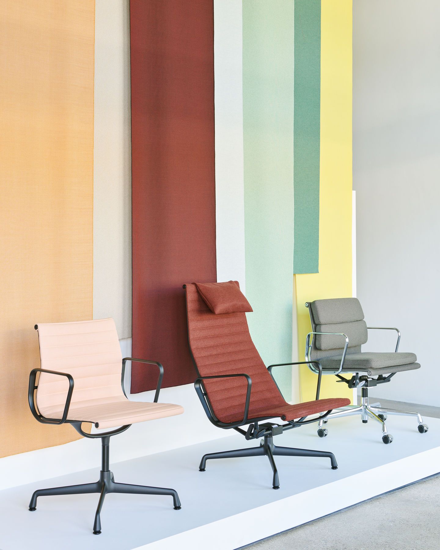 Aluminium Chair EA124 / EA 124 Fauteuil Vitra