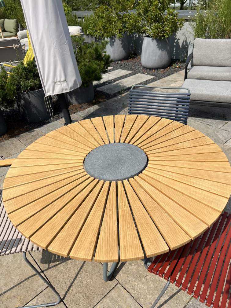 Circle table et chaises Click combinaison Outdoor Houe Pièce d'exposition
