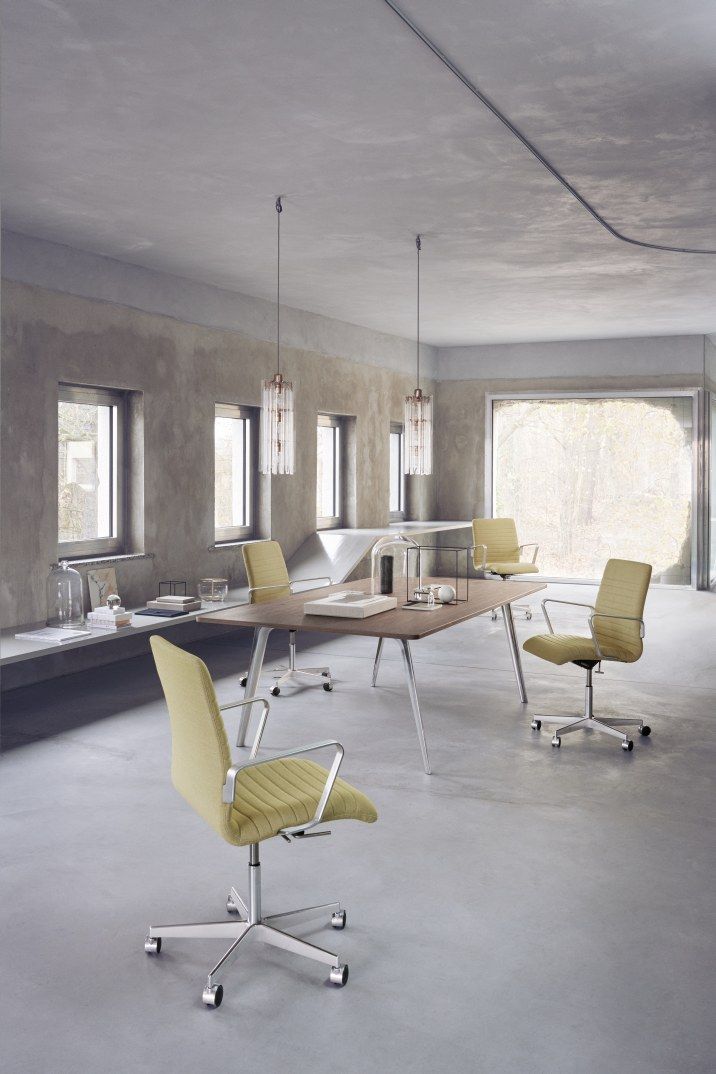 Table Pluralis Fritz Hansen