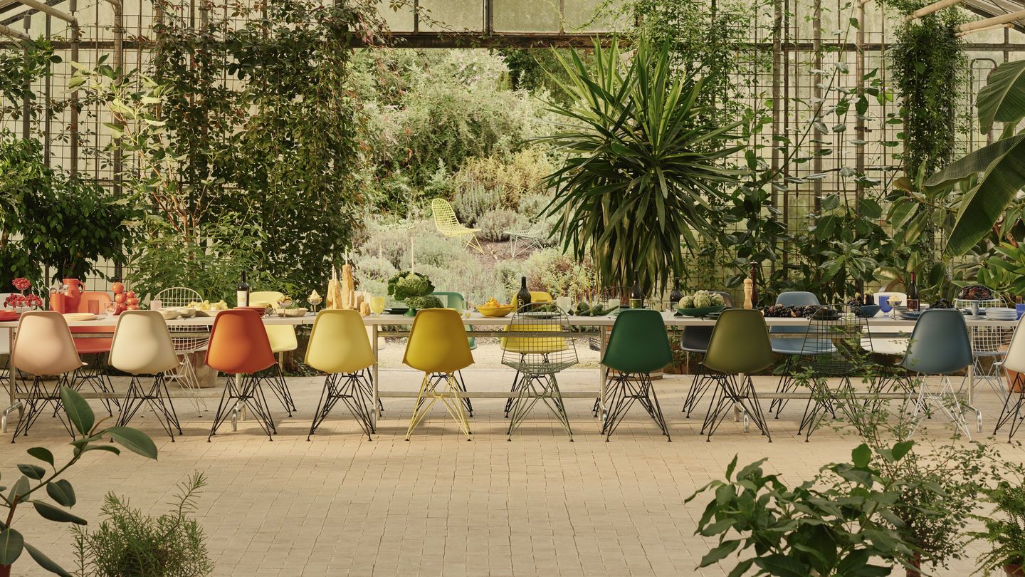 Eames Plastic Side Chair DSR chaise Vitra