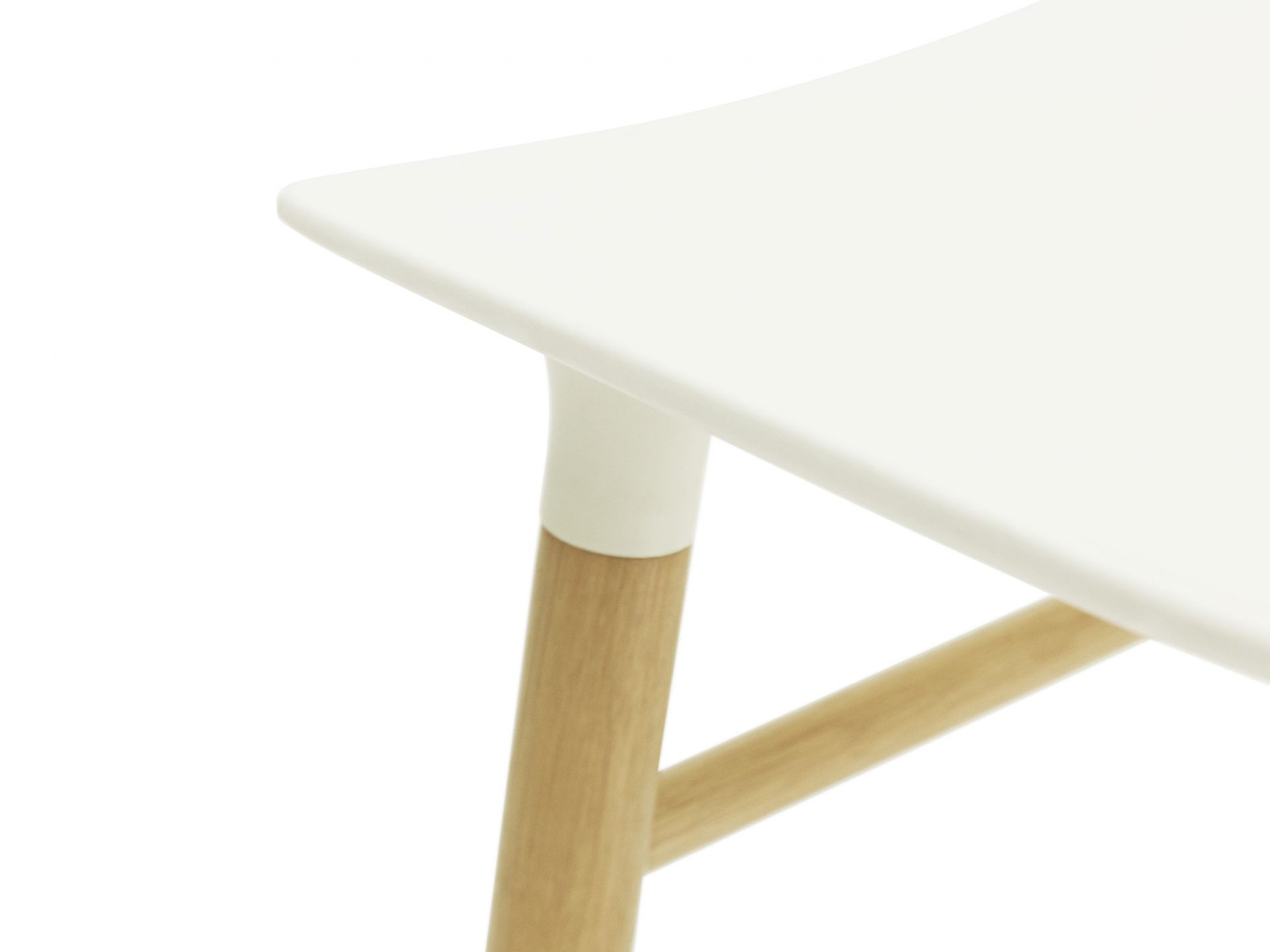 Form Barstool tabouret de bar H 65 cm Bois Normann Copenhagen
