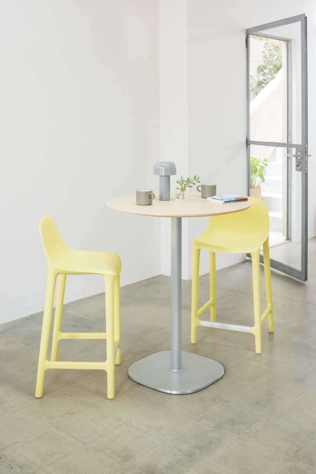 Broom Counter Stool Tabouret Jaune beurre Emeco