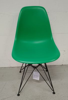 Eames Plastic Side Chair DSR chaise Vitra MEUBLES D'EXPOSITION / MEUBLES D'OCCASION