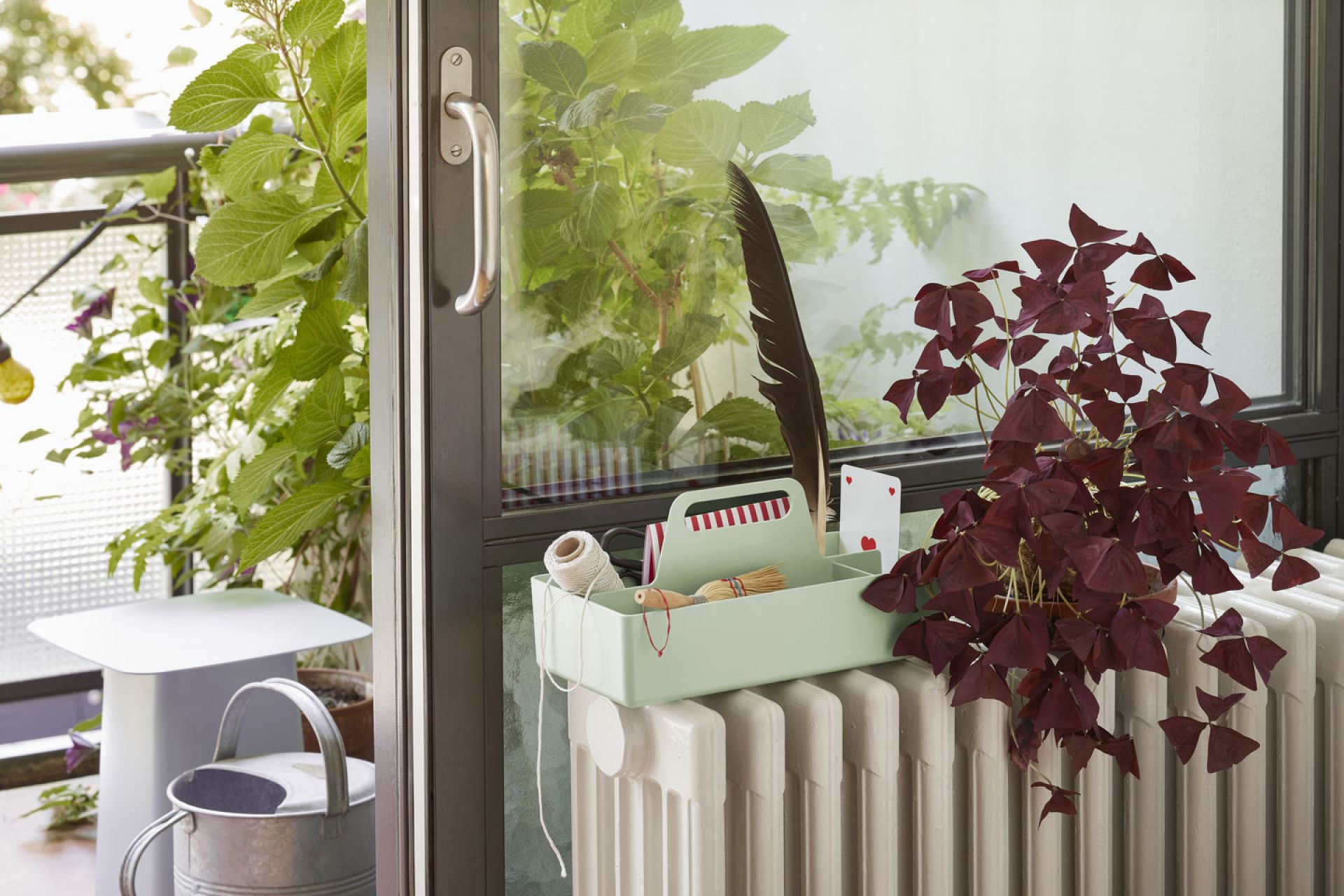 Metal Side Table Table d'appoint Grand Vitra