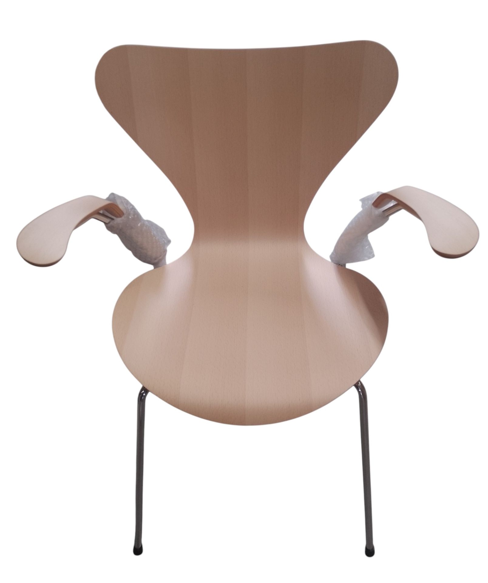 Sept chaise à accoudoirs 3207 hêtre placage laqué transparent / CHROME Fritz Hansen OFFRE SPECIALE