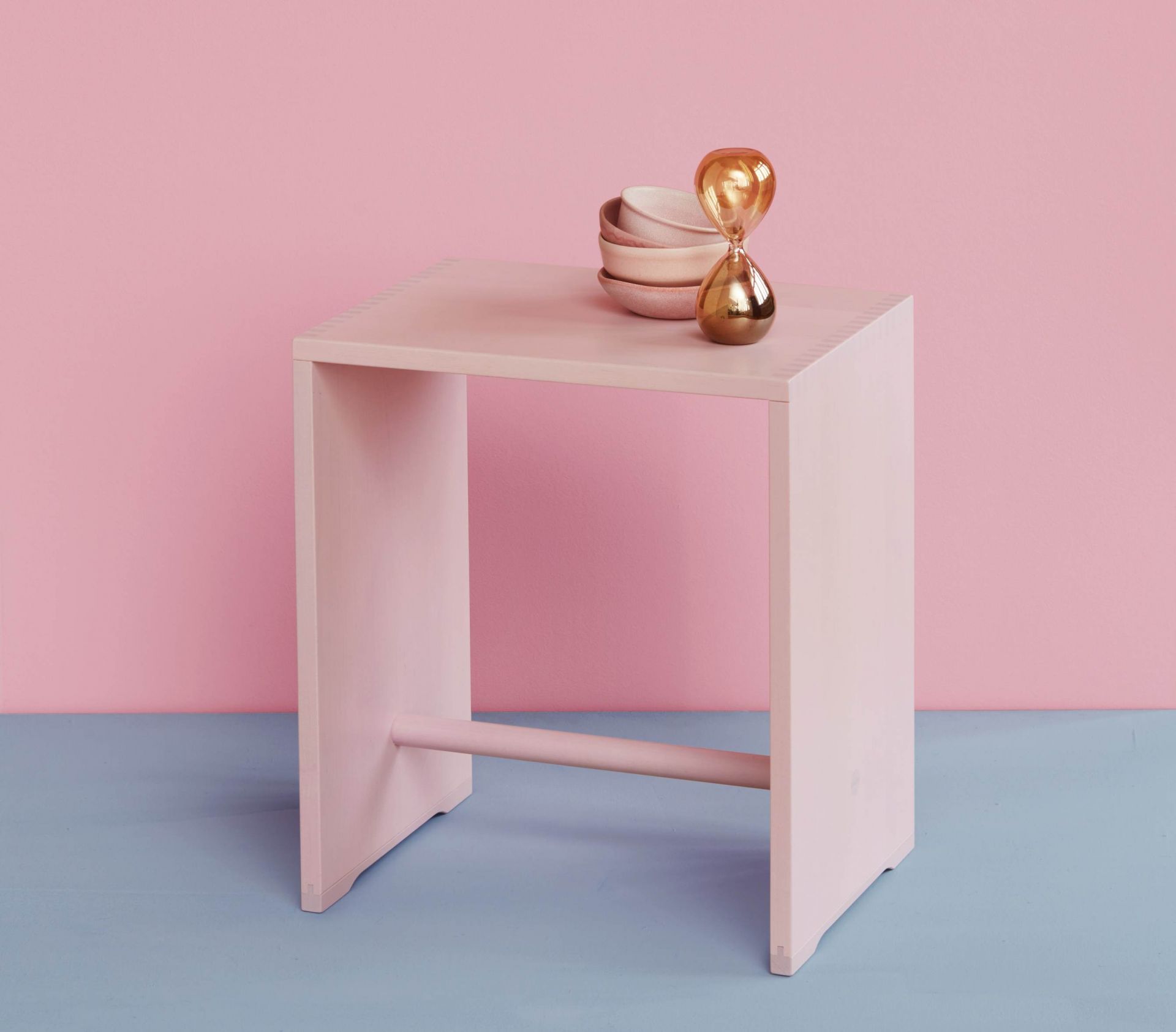 Ulmer tabouret Max Bill Rosa wb form LIMITED EDITION
