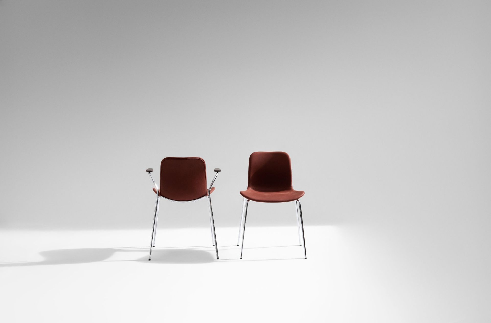 Langue Stack Armchair Chaise à accoudoirs Entièrement rembourrée NORR11