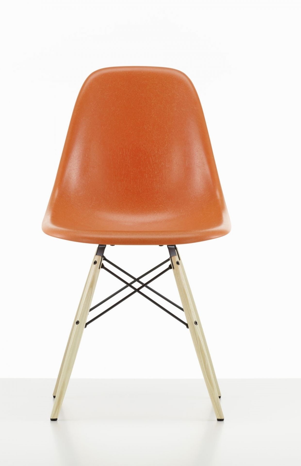Eames en fibre de verre Chair DSW Chaise Vitra Couleurs 2019 Couleur miel cendre - Navy blue